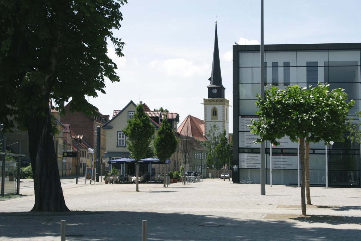 Theater und Martinikirche im Hintergrund